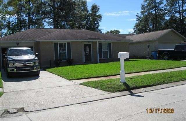 217 FOXBRIAR Court Gallery 1