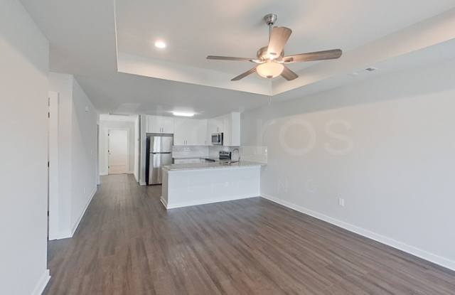 6220 Burbank Crossing Loop Gallery 3