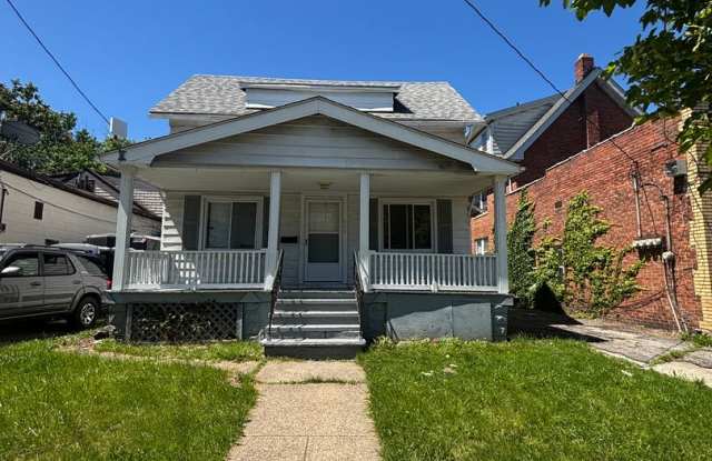 3bd S. Collinwood Single Cash Pay/Section 8 photos photos