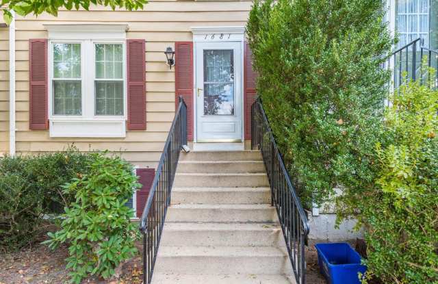 1681 BAYFIELD WAY Gallery 2