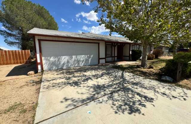 Remodeled 4+2 In Lake L.A. - $2800 Gallery 4