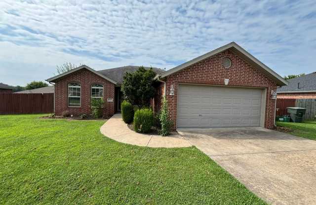 Updates Underway! Clabber Creek Subdivision!! Worry Free Lawn maintenance!! Gallery 3