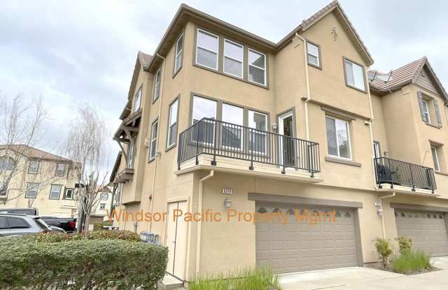 Great End Unit Townhome in Celamonte at Windermere ! Top San Ramon schools ! Gallery 3