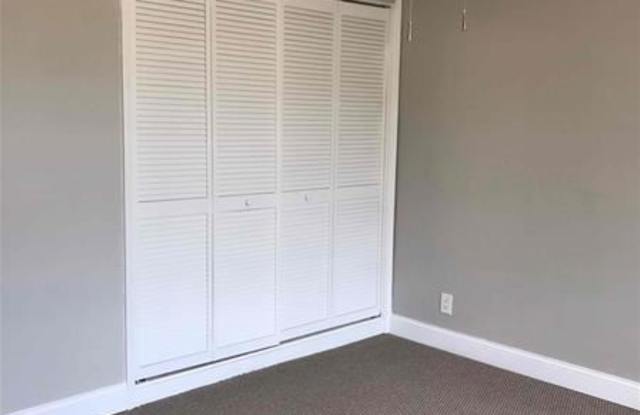 6127 NW 20th Ct Gallery 4