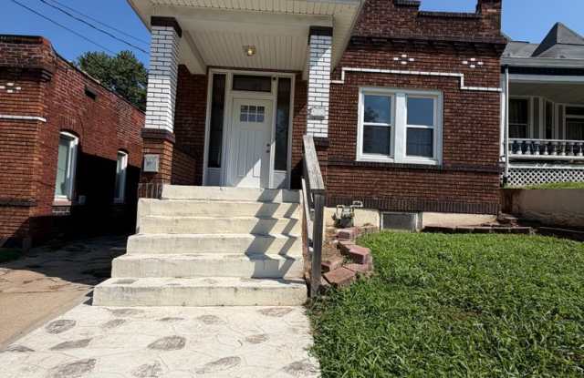 FOR RENT: 414 East 9th Street, Alton, IL 62002 photos photos