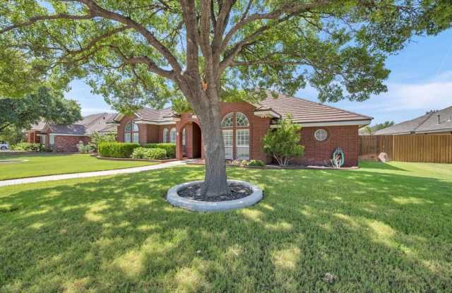 5305 Ridgefield Court Gallery 2