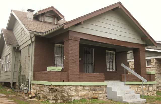 5231 Euclid Avenue Gallery 2