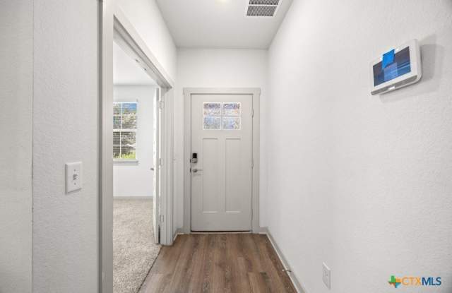 10601 Seguin Street Gallery 4