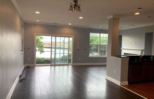 84 LYON CT - 84 Lyon Court, Jersey City, NJ 07305