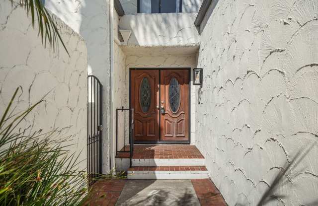 Coastal San Clemente Gem overlooking golf course Gallery 4