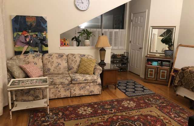 1056 Courtland Dr photos photos