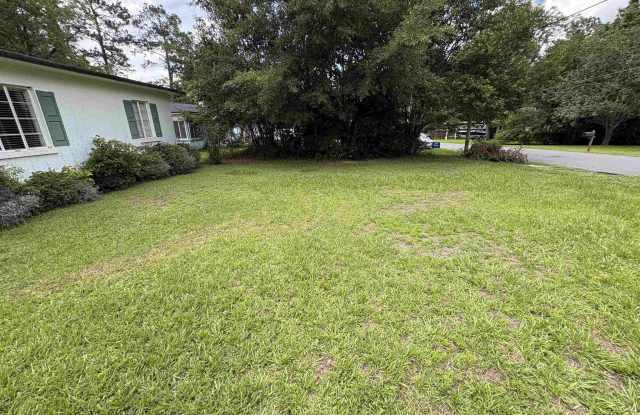 2106 E Dellview Drive Gallery 2