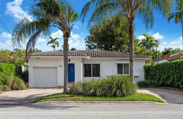 8935 Hawthorne Ave photos photos