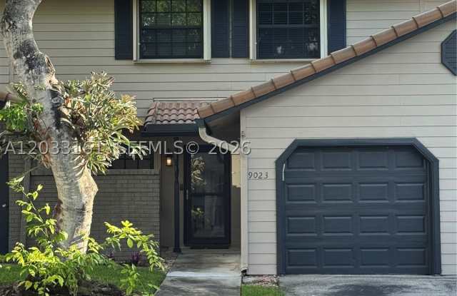9023 Vineyard Lake Dr photos photos 9023 Vineyard Lake Dr photos photos