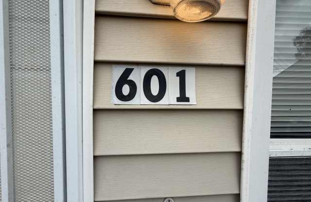 601 Ferguson Ave Gallery 2