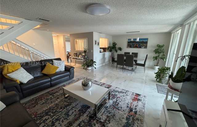 10247 NW 51st Ter photos photos