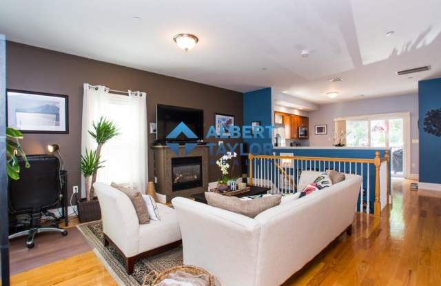 111 Pleasant St. photos photos