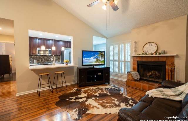2255 Thousand Oaks Dr photos photos