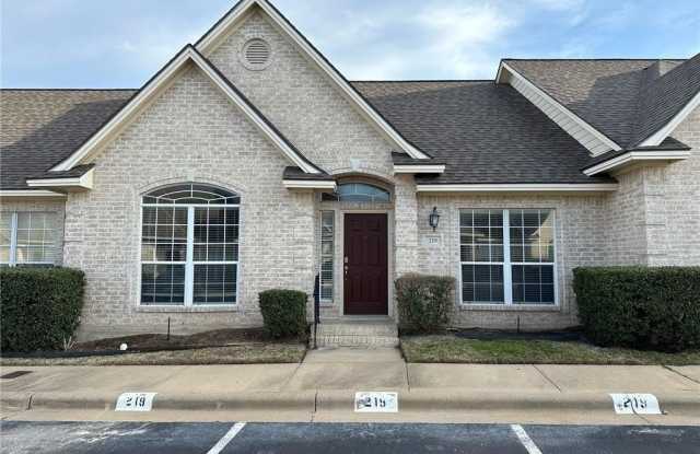 219 Fraternity Row photos photos