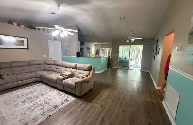Beautiful Riverfront Community Home – Sateke Village (Rainbow River Access) Gallery 4