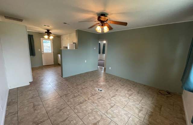 Cozy well maintained Two-bedroom One bathroom house- Ormond Beach- Beachside Gallery 3
