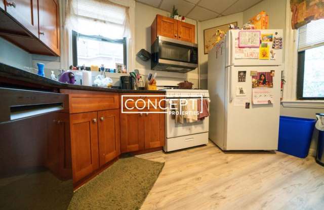 826 Huntington Ave. photos photos