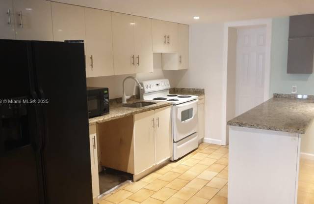 13210 NE 3rd Ave photos photos