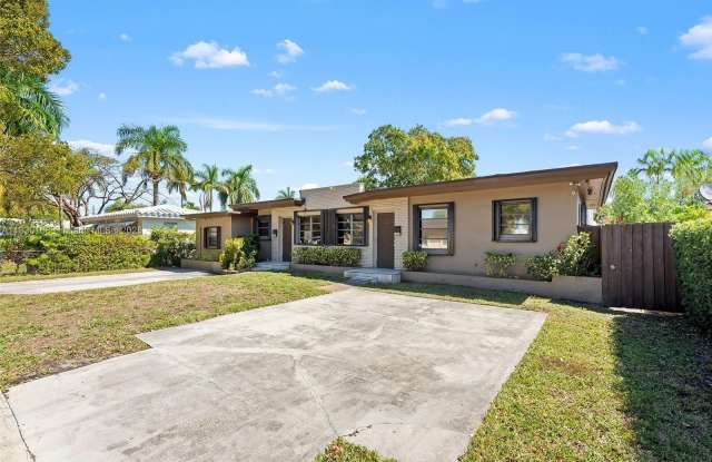 1311 N 19th Ave photos photos