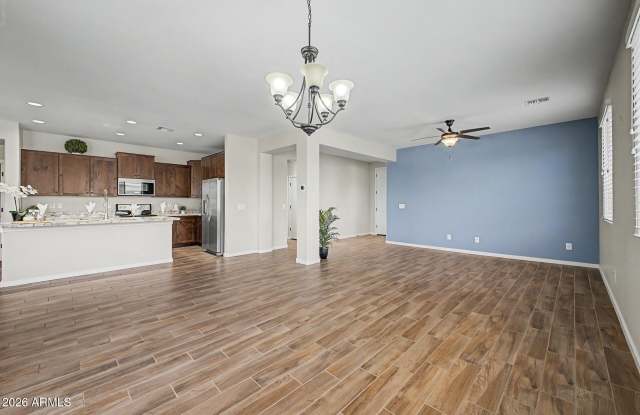 3413 N LOMA Vista Gallery 4