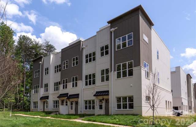 3427 Holabird Lane Gallery 2