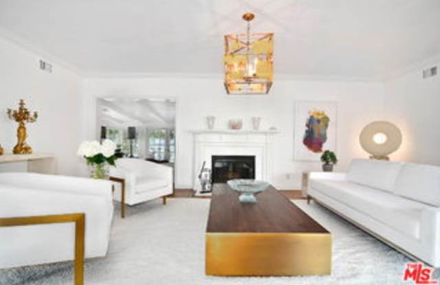 4755 Alonzo Avenue Gallery 3