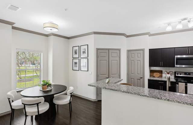 Capri Villas at the Lake Gallery 4