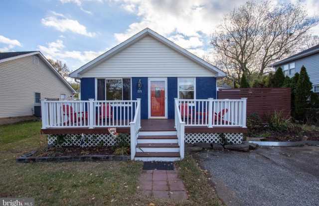 221 BEVERLEY AVE photos photos