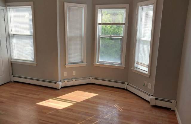 7 Cushing Ave Gallery 2