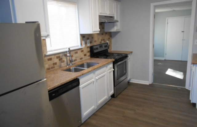 2425 Falls River Dr Gallery 4
