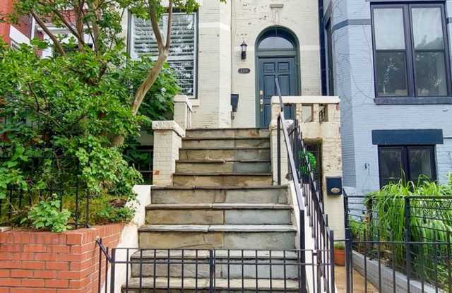 2719 Ontario Rd NW Gallery 4