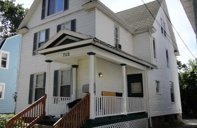 722 Arbor Gallery 1