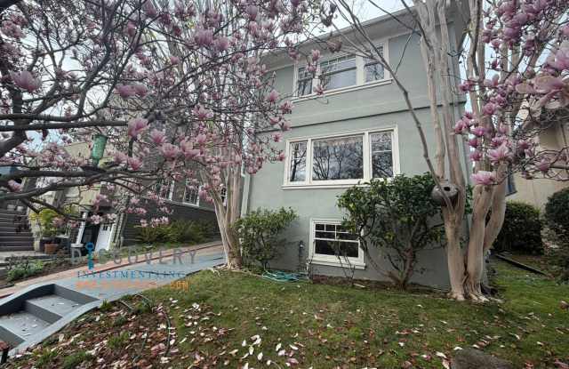 Lakeshore Craftsman with Detached Cottage and Versatile Bonus Rooms photos photos