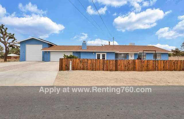 Huge Home with Solar Panels  Tons of Space! photos photos