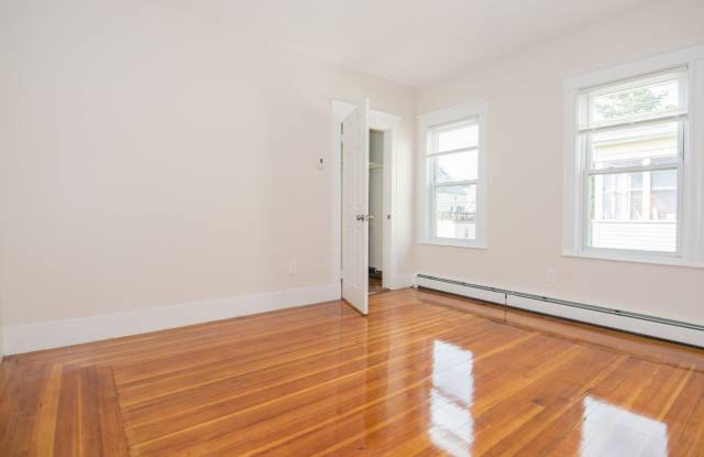 Beautiful and Spacious 4 bed2 bath photos photos
