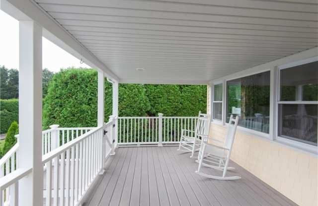 5 Sherri Lane - 5 Sherri Lane, Newport East, RI 02842