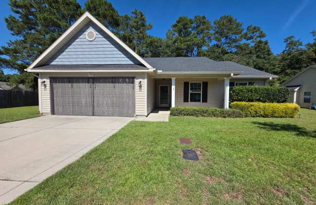 3BD 2BA in Crimson Faire photos photos 3BD 2BA in Crimson Faire photos photos