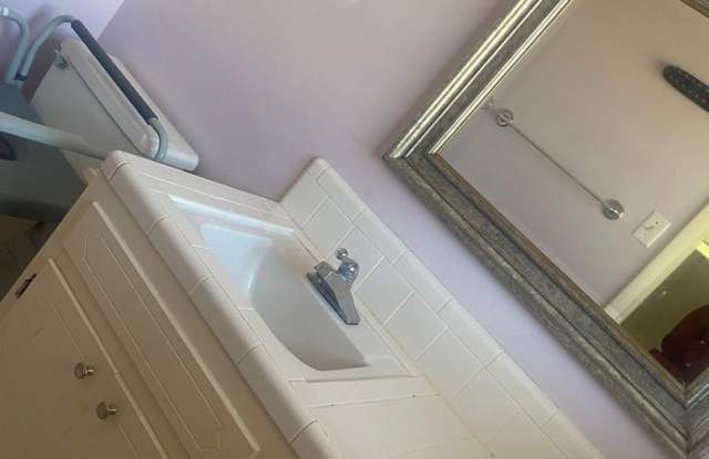 Perfect 3 bedroom 2 bathroom house located in Little Rock! Gallery 3