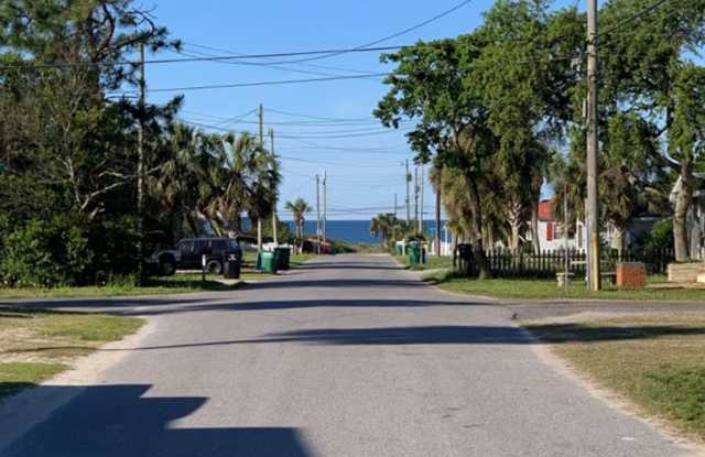 PCB Rental 3 BR / 1 BA - Convenient to it all! photos photos