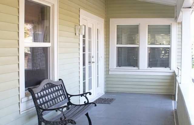 Charming 2-bedroom, 1-bath Home Gallery 4
