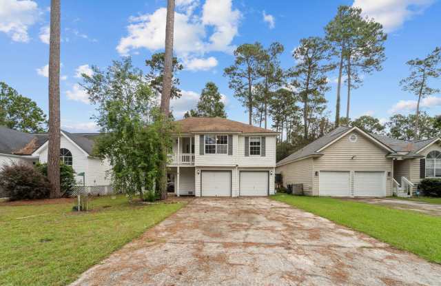 3-Bedroom Home in Savannah with Flexible Living Space Gallery 1