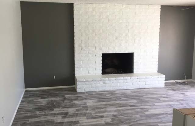 3233 S Kachina Dr Gallery 3