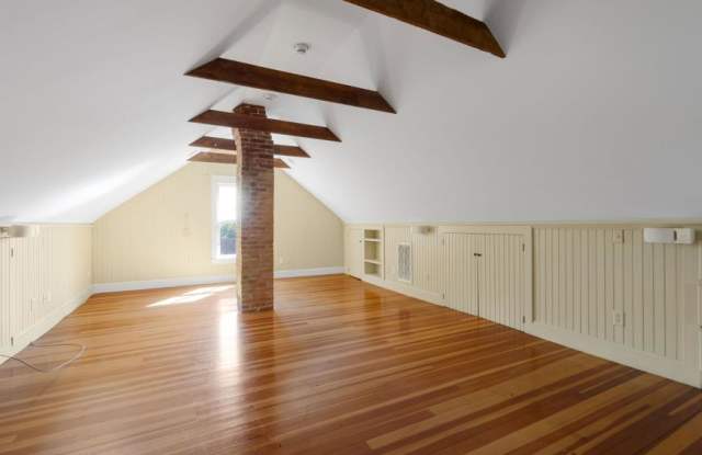 984 Chestnut Gallery 2