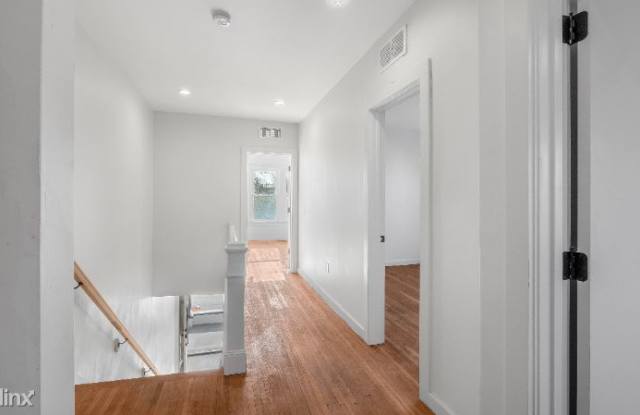 7243 Kercheval Gallery 4