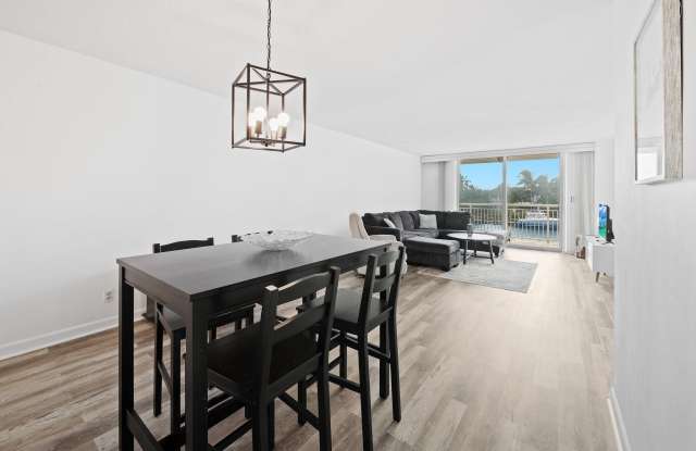 1050 Hillsboro Mile Gallery 4